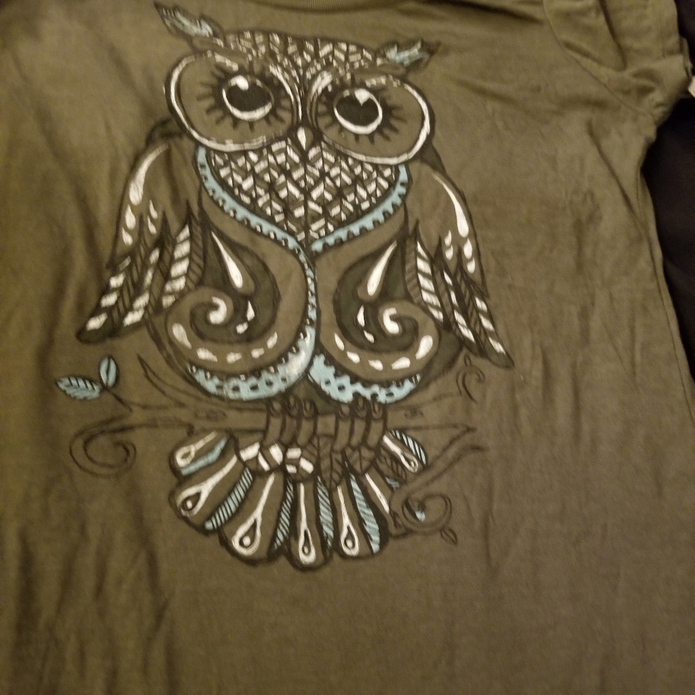 Shirt with owl on it